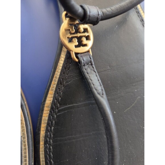 Tory Burch Women's 7M Leather Black  Emmy T-strap Sandal Gold Logo Flat Shoe - Picture 10 of 11